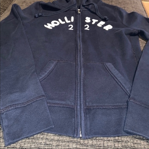 Hollister full size size - Picture 2 of 5
